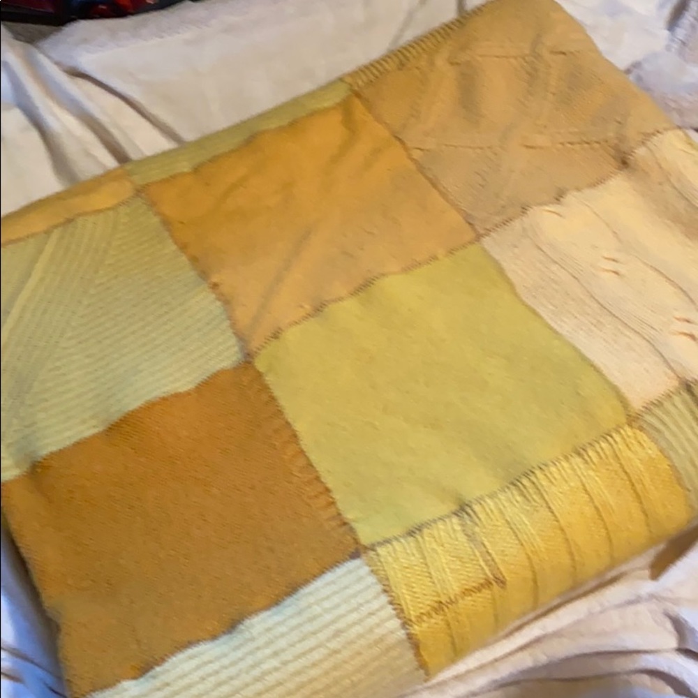Recycled cashmere blanket